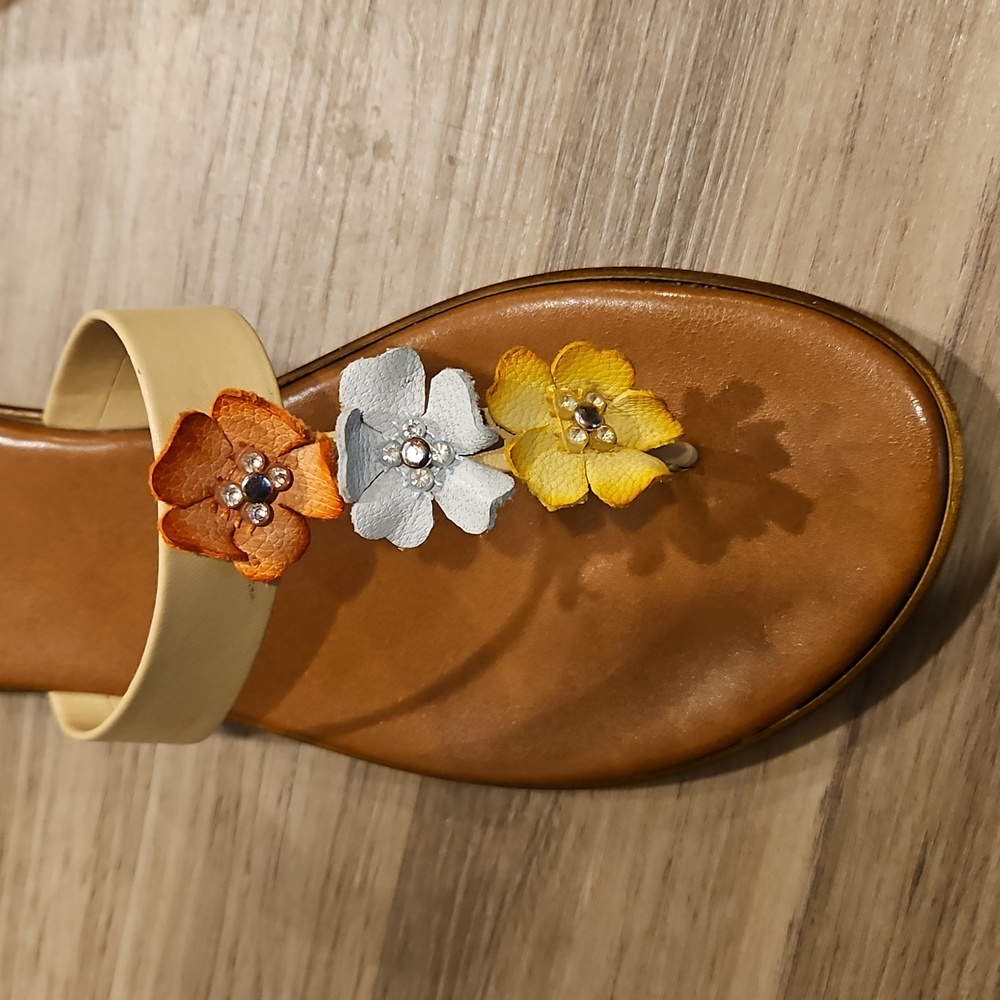 Italian Flower Flip Flops - Picture 3 of 4
